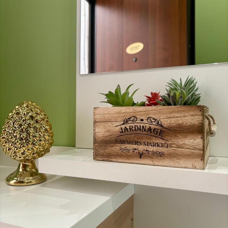 D'Aragona Guest House - King Room with Balcony - 5