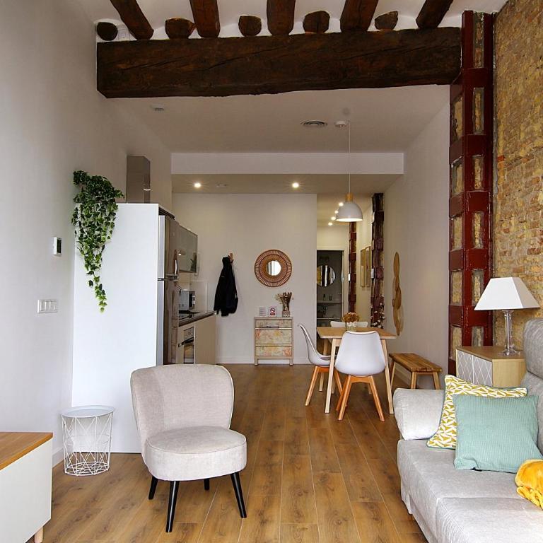 Apartamentos Almada - calle Alfonso - Plaza SAS - Apartamento Deluxe de 2 dormitorios - 4