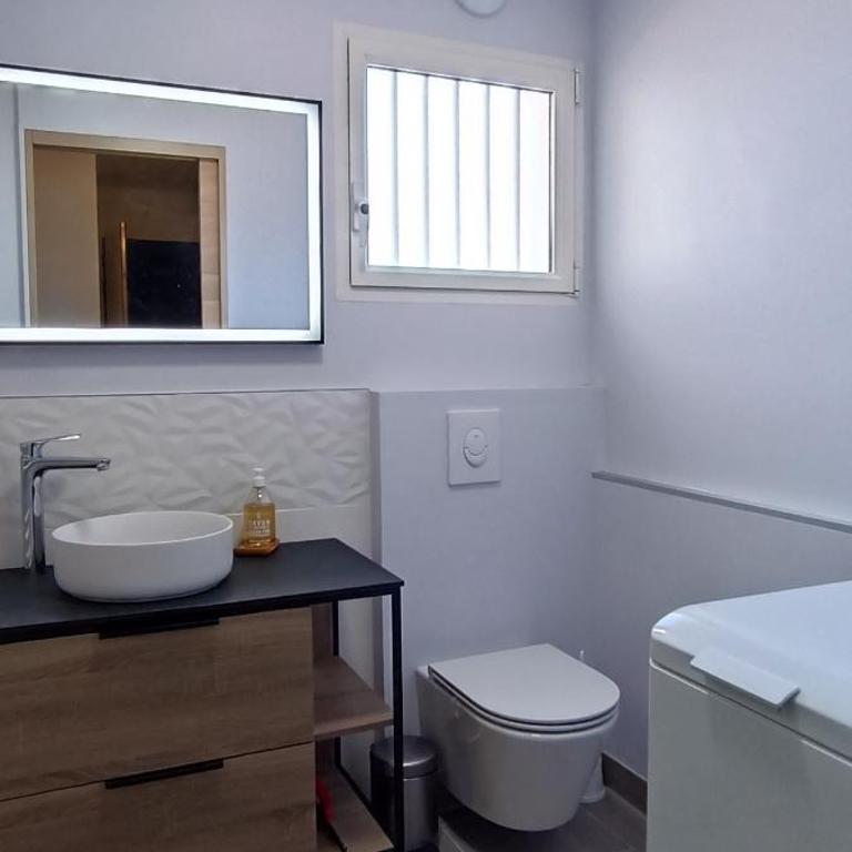 Grand Bleu 2 - Balcon sur l océan, piscine et parking - Apartment with Sea View - 18
