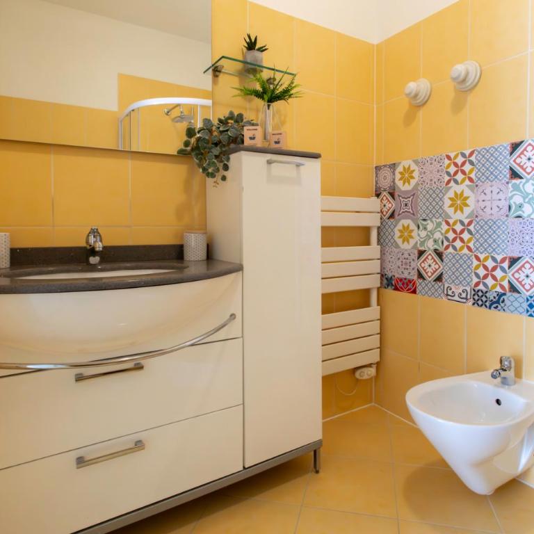 #13 Staywizus - Orange suite AC Wifi Balcony 3mins walk sea front - Appartement 2 Chambres - 20