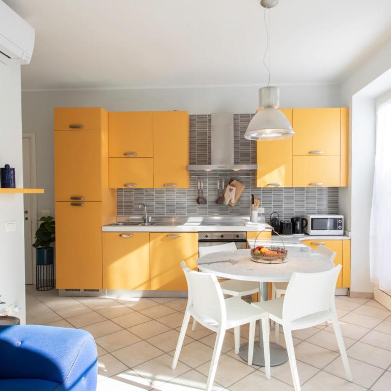 #13 Staywizus - Orange suite AC Wifi Balcony 3mins walk sea front - Appartement 2 Chambres - 24
