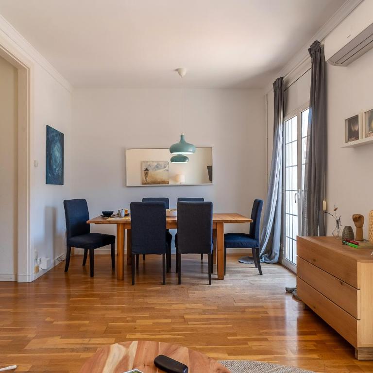 Canela Homes BARCELONA FIRA - Three-Bedroom Apartment - 13