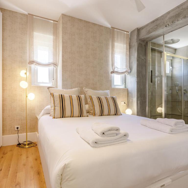 Six Apartments by Caleta Homes - Apartamento con balcón - 5