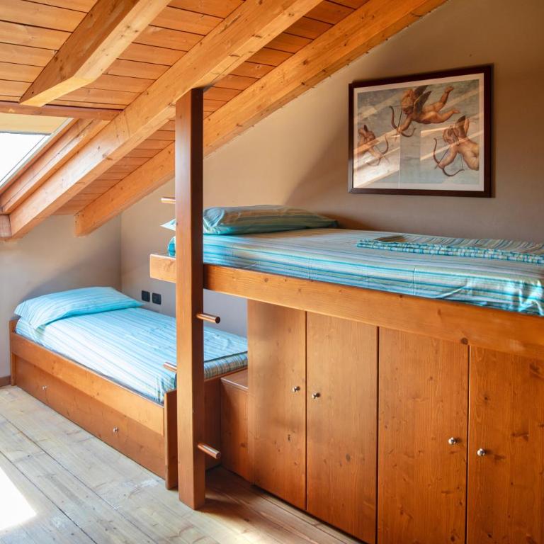 La casa di Monica con piscina e terrazza - Three-Bedroom Apartment with Balcony - 4