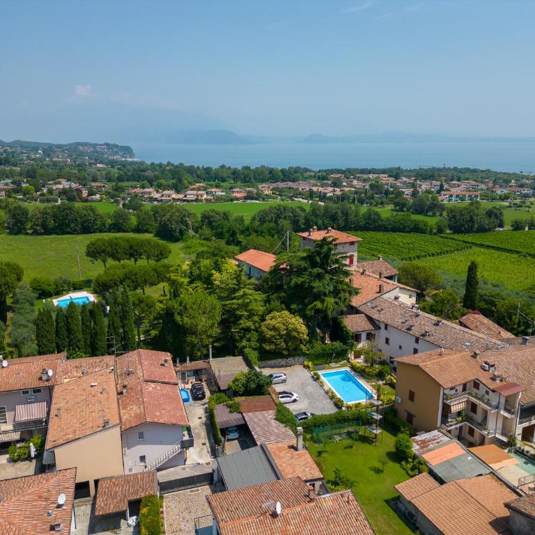 La casa di Monica con piscina e terrazza - Three-Bedroom Apartment with Balcony - 24