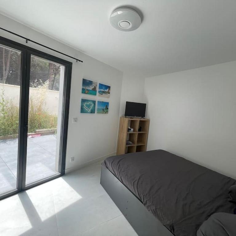 Modern'Beach Appart - Three-Bedroom Apartment - 9