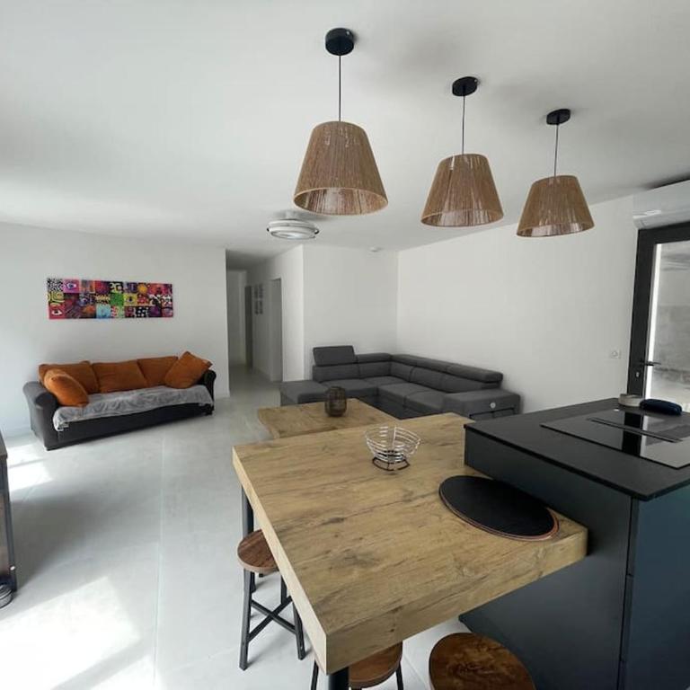 Modern'Beach Appart - Three-Bedroom Apartment - 21