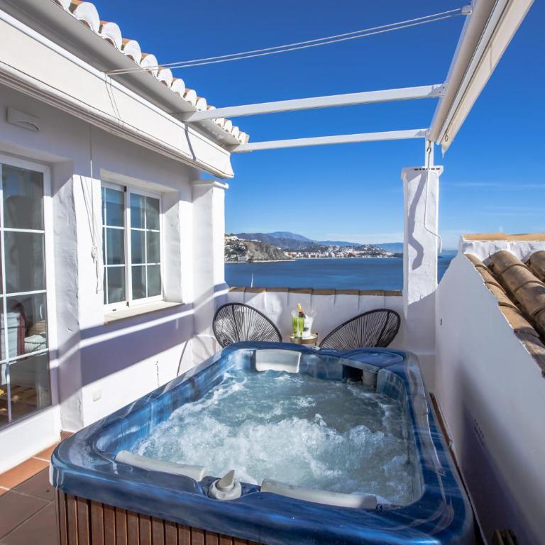 Precioso adosado con jacuzzi en Marina del Este - Casa de 3 dormitorios - 1