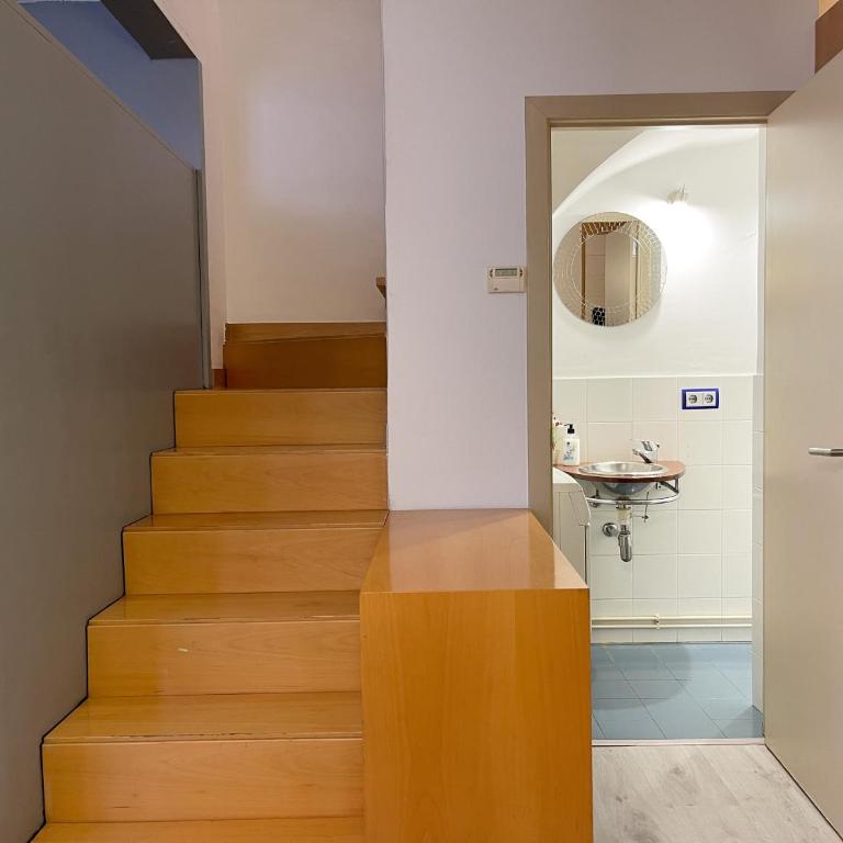 Duplex Lof in Gracia Downstair - Two-Bedroom Apartment - 15