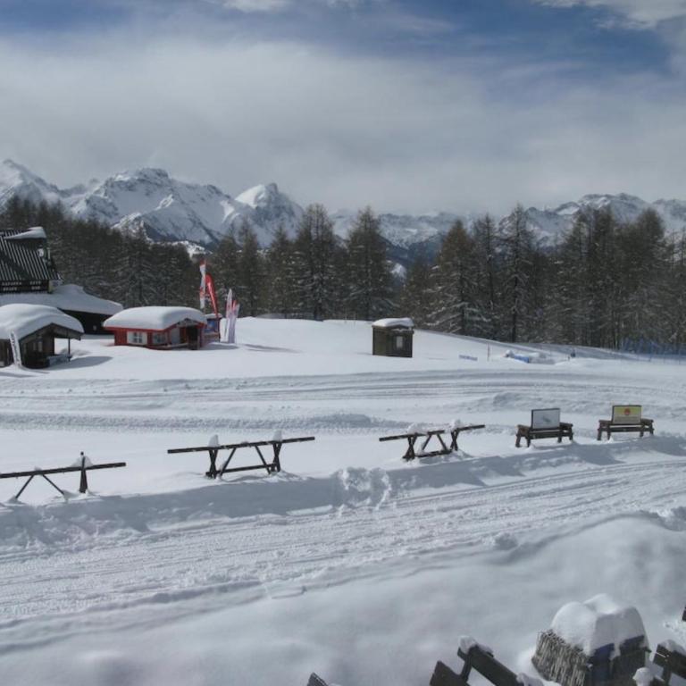 Orso Bianco Hotel & Chalet - Camera Familiare con Vista Montagna - 10