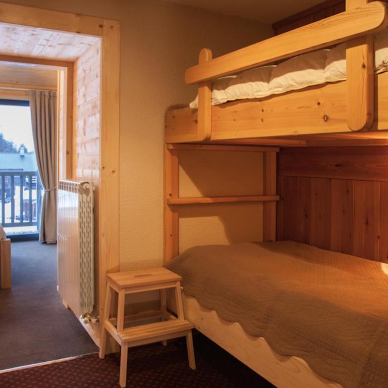 Orso Bianco Hotel & Chalet - Camera Familiare con Vista Montagna - 12