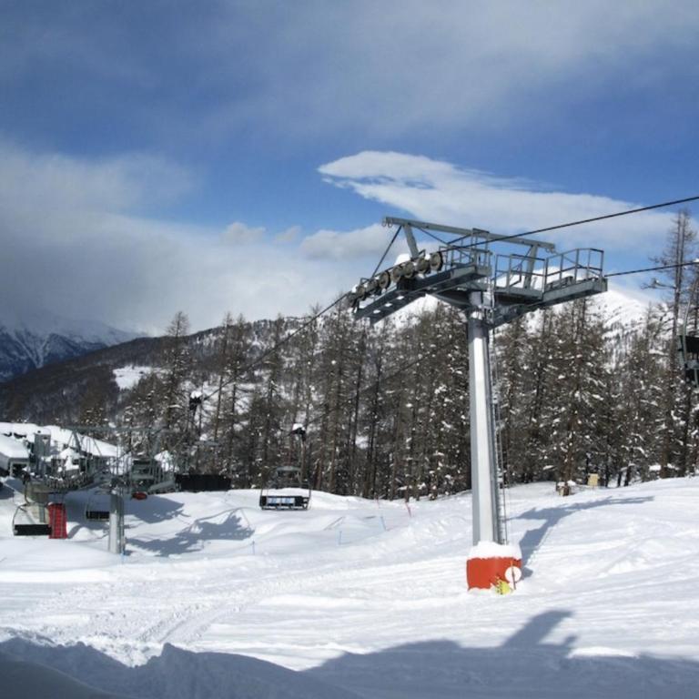Orso Bianco Hotel & Chalet - Camera Familiare con Vista Montagna - 13