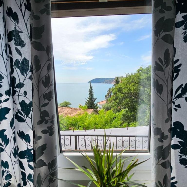 Tinina Basta - Deluks Dvokrevetna Soba sa Bračnim Krevetom i Pogledom na More - 4