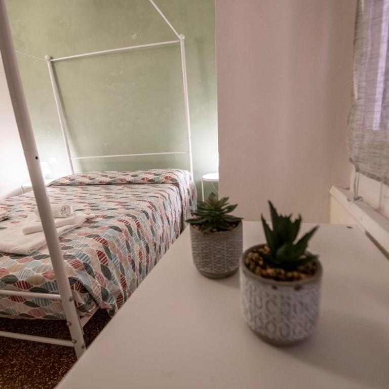 226 - Casa Dell'Orto- Nel cuore del Centro Storico di Genova, 500metri dall'Acquario di Genova - Appartamento con 2 Camere da Letto - 45