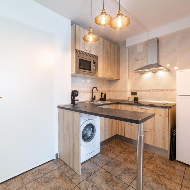 TrendyHomes Gaviotas, playa a un par de minutos andando y aire acondicionado - Two-Bedroom Apartment - 17