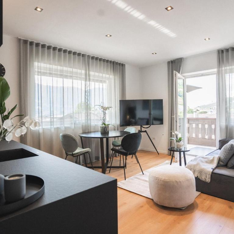 LUXE VISTA City Apartments Algund - Appartamento con 1 Camera da Letto, Balcone e Vista Montagna - 1