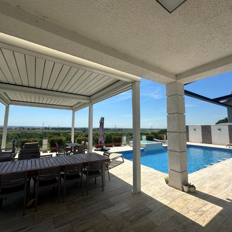 Harmony house with POOL - Three-Bedroom Villa - 37