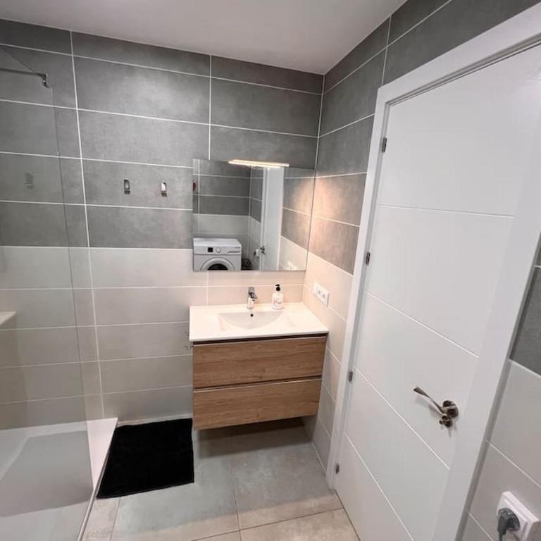 Fuengirola Puerto y Mar - Two-Bedroom Apartment - 6
