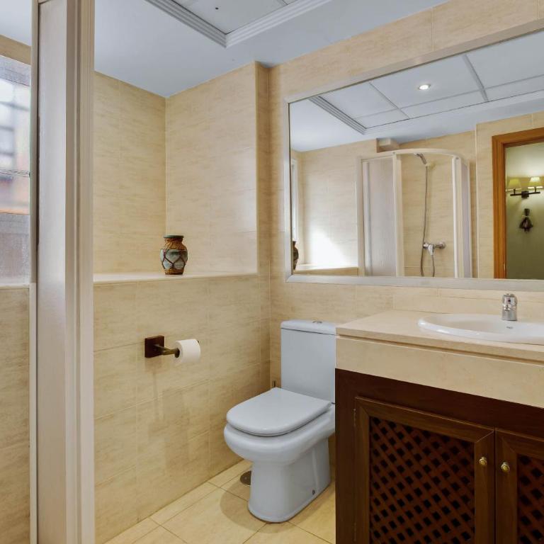 Marysol 32 By IVI Real Estate - Three-Bedroom Apartment - 10