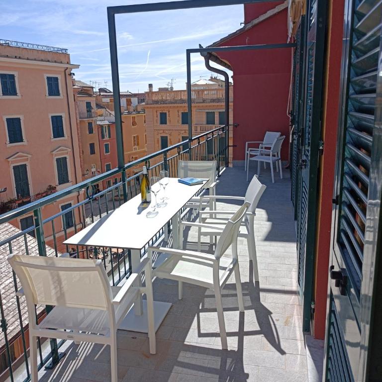 Miramare Suites - Suite con 1 Camera da Letto, Terrazza e Vista Città - 3