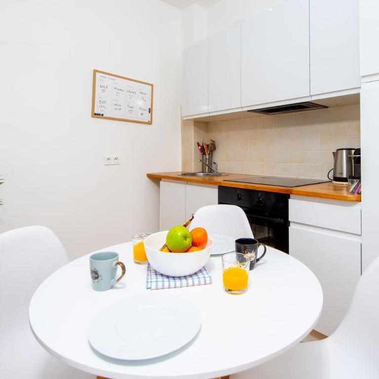#34 2P Raimbaldi central 2balconies / AC & WIFI - One-Bedroom Apartment - 12
