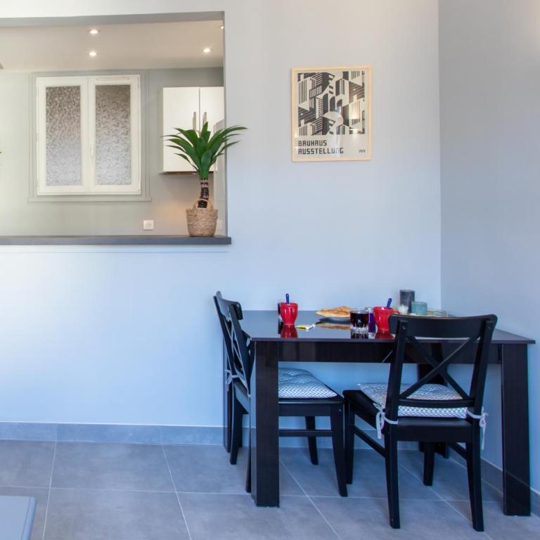 L12 Staywiz us - Port window 1Bedroom Wifi 5mins beach & Nice's Cap - Appartement 1 Chambre - 2