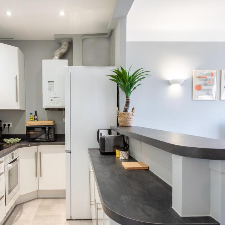 L12 Staywiz us - Port window 1Bedroom Wifi 5mins beach & Nice's Cap - Appartement 1 Chambre - 3
