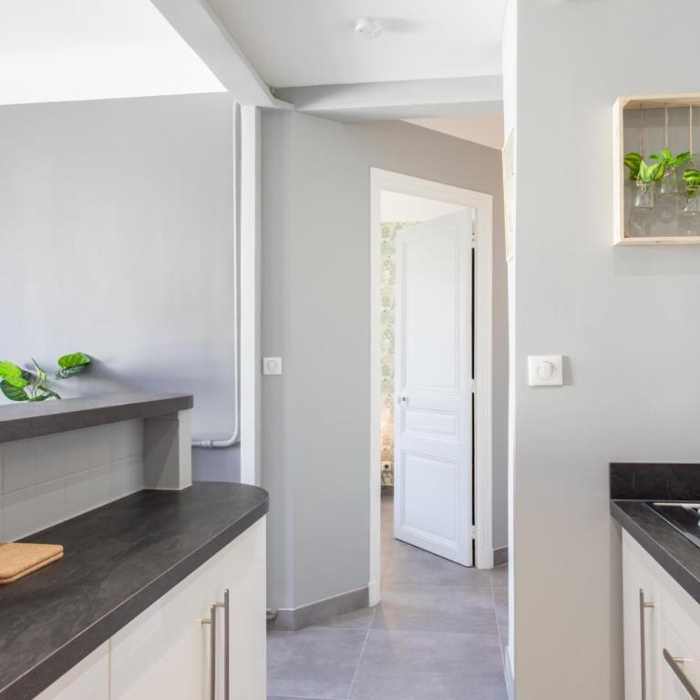 L12 Staywiz us - Port window 1Bedroom Wifi 5mins beach & Nice's Cap - Appartement 1 Chambre - 6