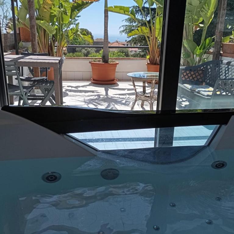 B&B Villa Lidia with parking and jacuzzi - Suite Deluxe con Vasca Idromassaggio - 6