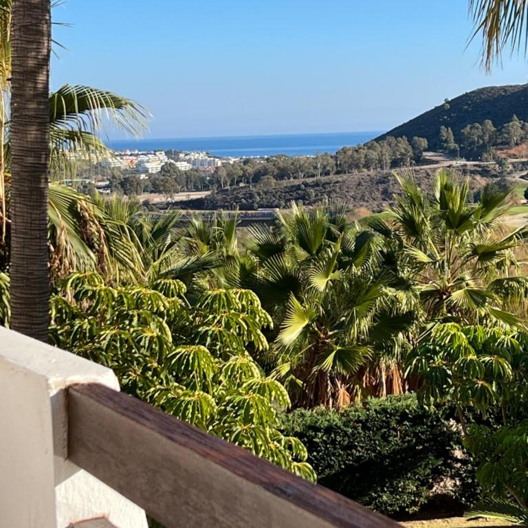 Modern Sea & Golf View 2-Bedroom Apartment with Pool and Terrace in Mijas - Apartamento de 2 dormitorios - 1