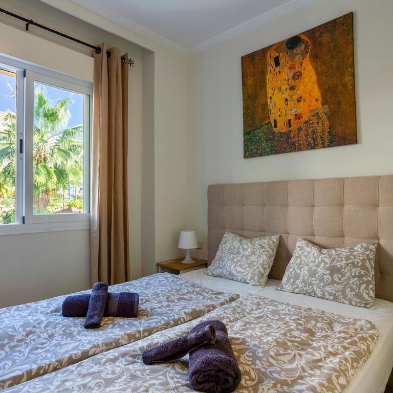 Modern Sea & Golf View 2-Bedroom Apartment with Pool and Terrace in Mijas - Apartamento de 2 dormitorios - 12