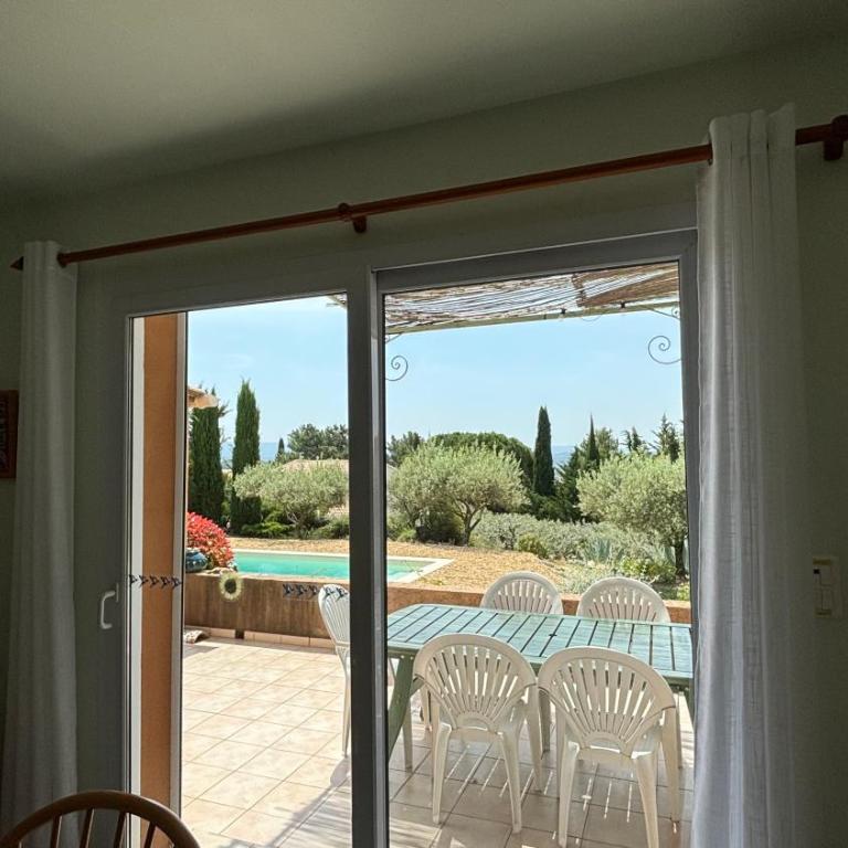 La Villa Tanamera, très jolie maison piscine, à 2 pas du centre-ville - Maison 3 Chambres - 10