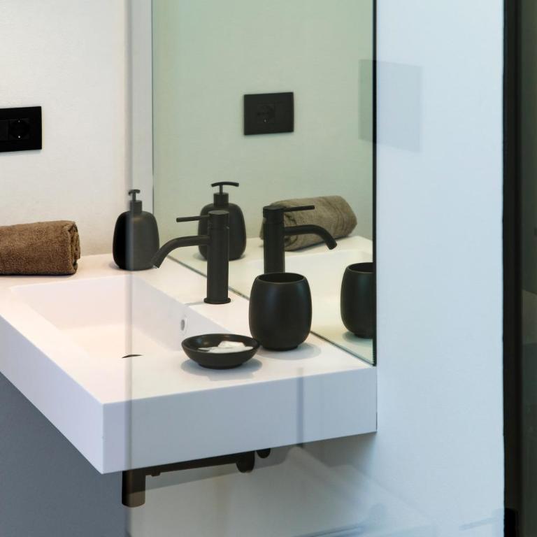 Il Linaio Suites by "The House Of Travelers" - Deluxe Double Room with Balcony - 4