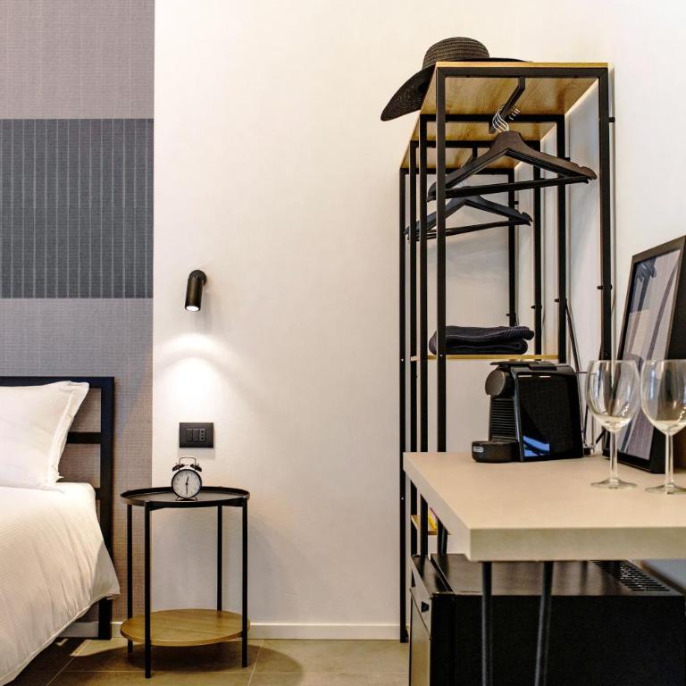 Il Linaio Suites by "The House Of Travelers" - Deluxe Double Room with Balcony - 9