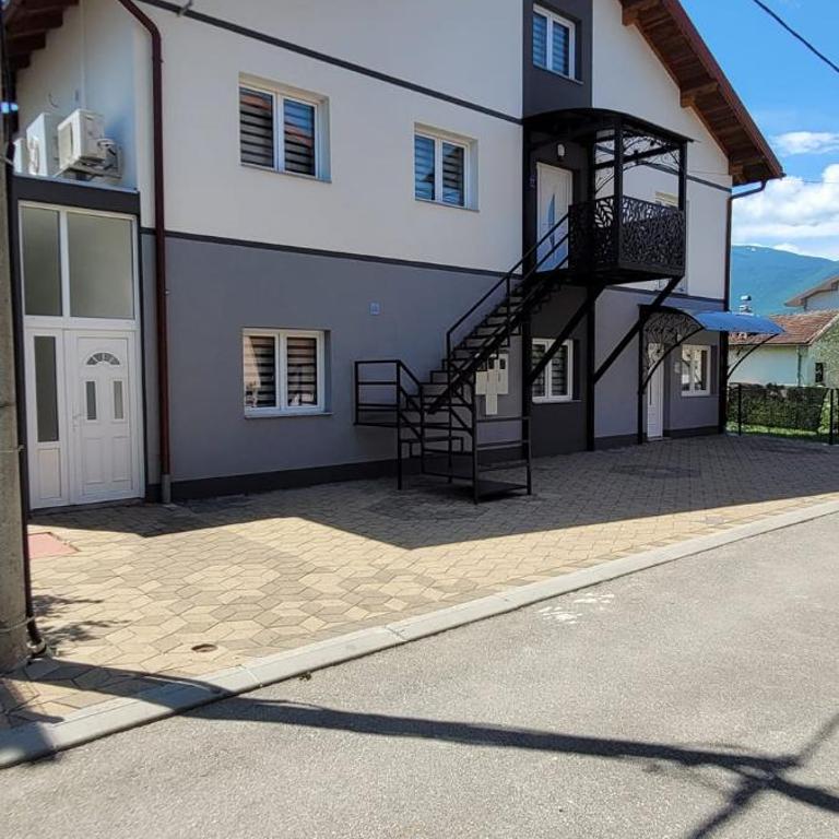 Oz Lux Apartments - One-Bedroom Apartment - 10