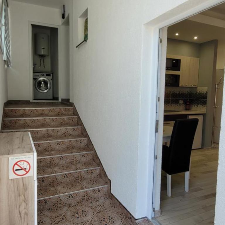 Oz Lux Apartments - One-Bedroom Apartment - 13