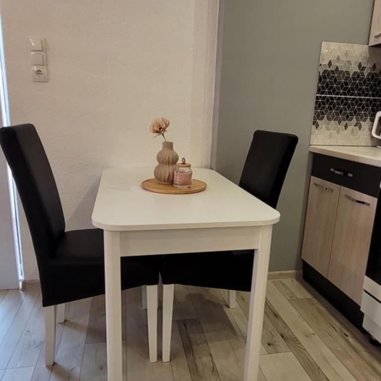 Oz Lux Apartments - One-Bedroom Apartment - 14