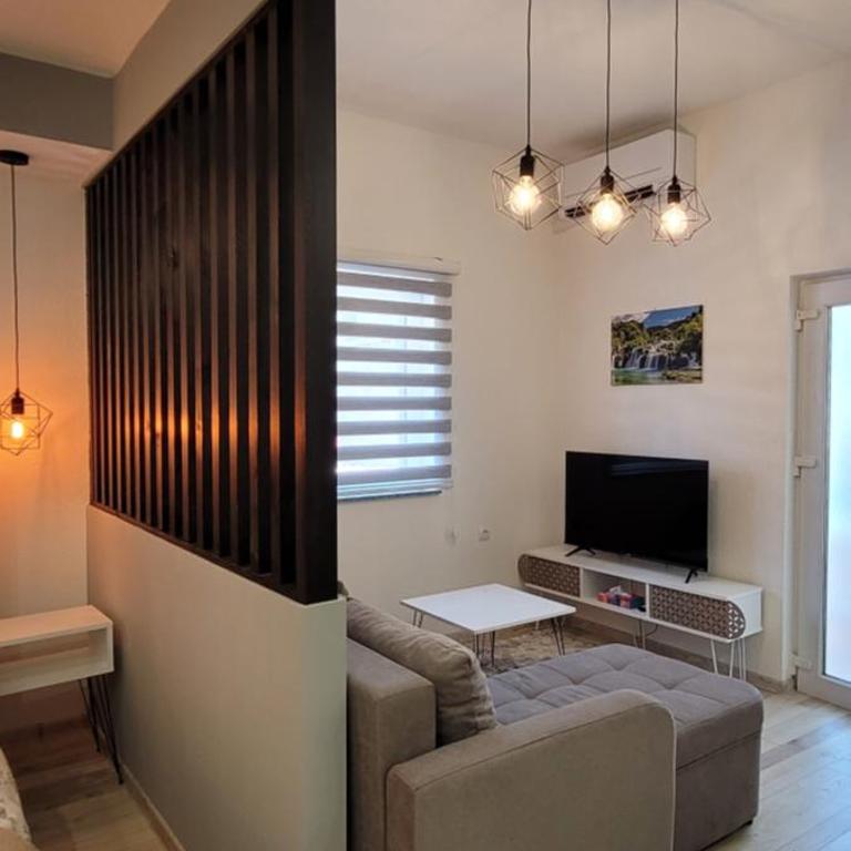 Oz Lux Apartments - One-Bedroom Apartment - 2