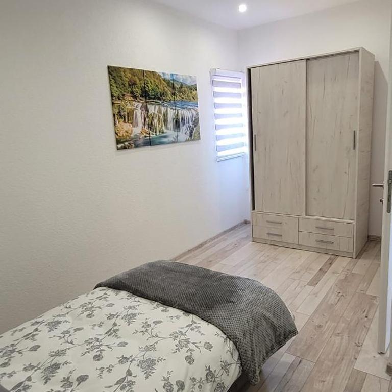 Oz Lux Apartments - Three-Bedroom Apartment - 12