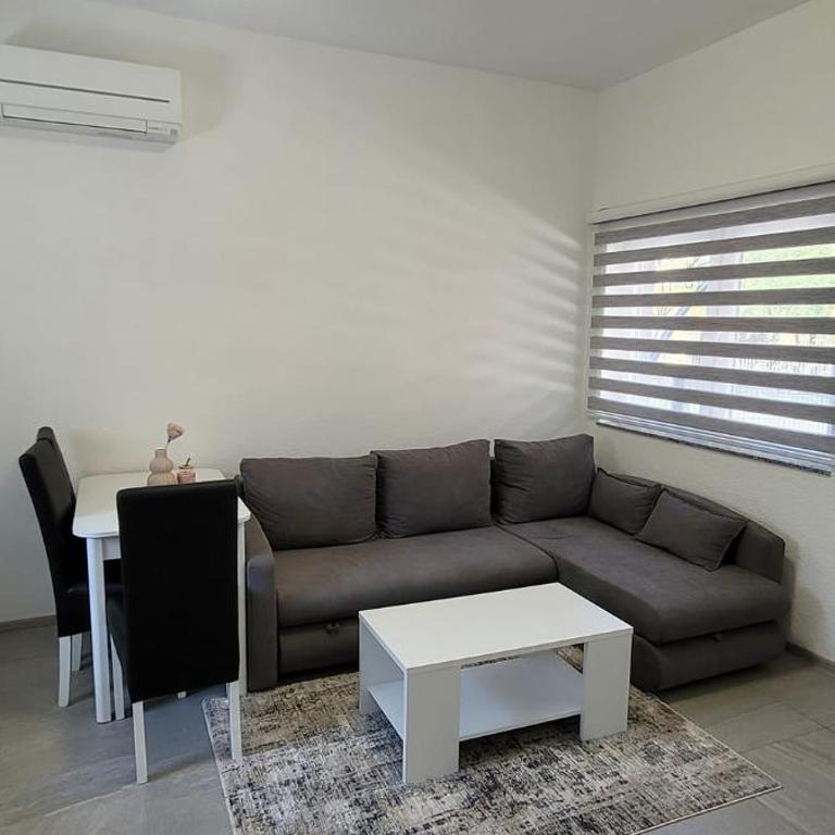 Oz Lux Apartments - One-Bedroom Apartment - 10