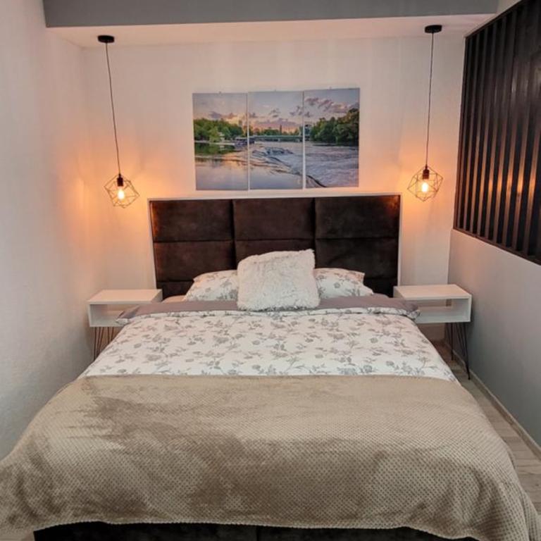 Oz Lux Apartments - One-Bedroom Apartment - 17