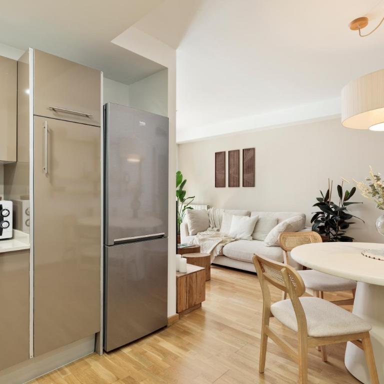 Cerca de la Playa y El Born, con Piscina - Two-Bedroom Apartment - 12