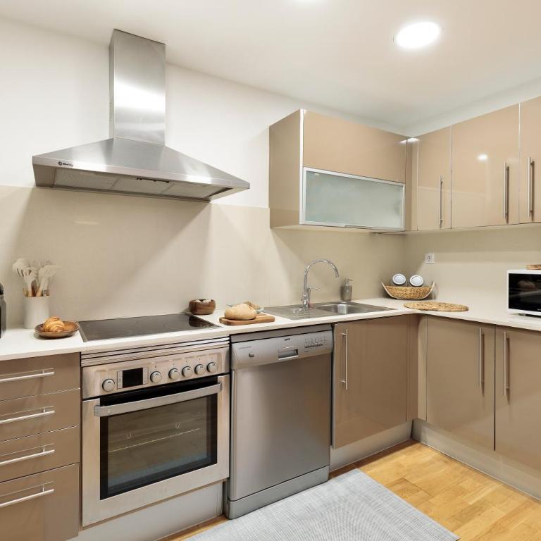 Cerca de la Playa y El Born, con Piscina - Two-Bedroom Apartment - 20