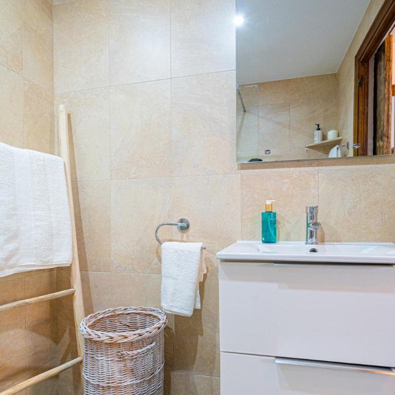 La Casita De Valentina - Two-Bedroom Apartment - 19