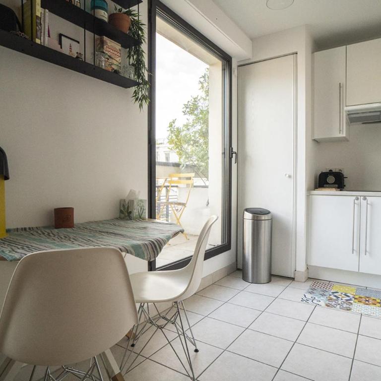 LUMINEUX 37m pour 2 avec BALCON à Paris! - Appartement - 5