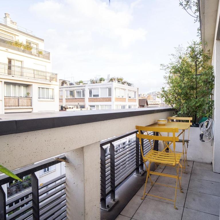 LUMINEUX 37m pour 2 avec BALCON à Paris! - Appartement - 11