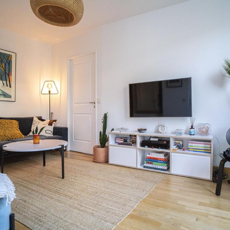 LUMINEUX 37m pour 2 avec BALCON à Paris! - Appartement - 24