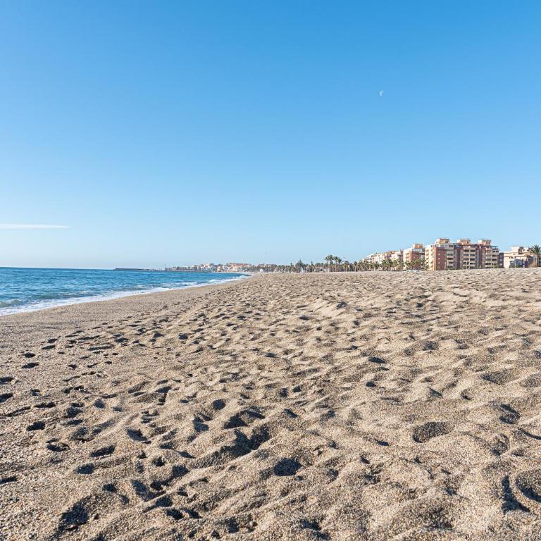 Hogar Digital Playa y Piscina en Urbanización Roquetas de Mar - One-Bedroom Apartment - 18