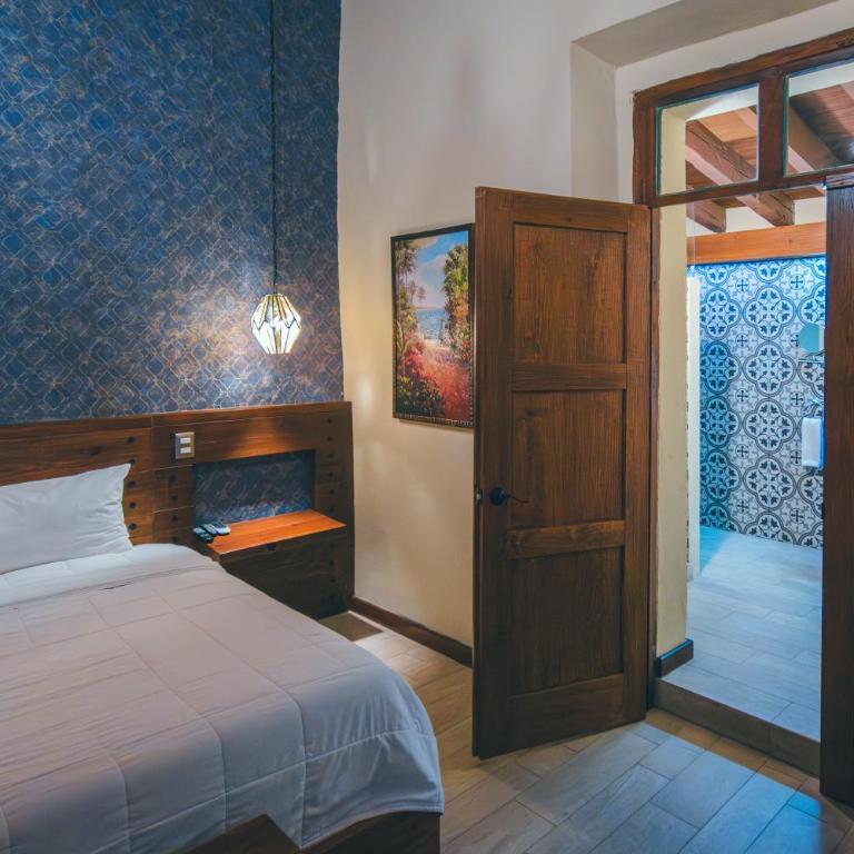 Hotel Boutique Casa Altamira - Deluxe King Room - 4