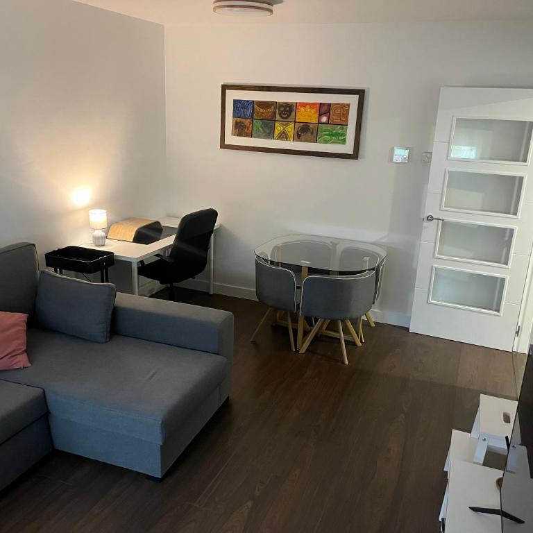 Valdebebas Formula 1 con garaje gimnasio y piscina - Apartment mit 1 Schlafzimmer - 2
